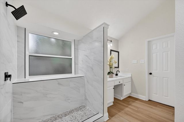 2832 Red Oak Drive, Grand Prairie, TX 75052