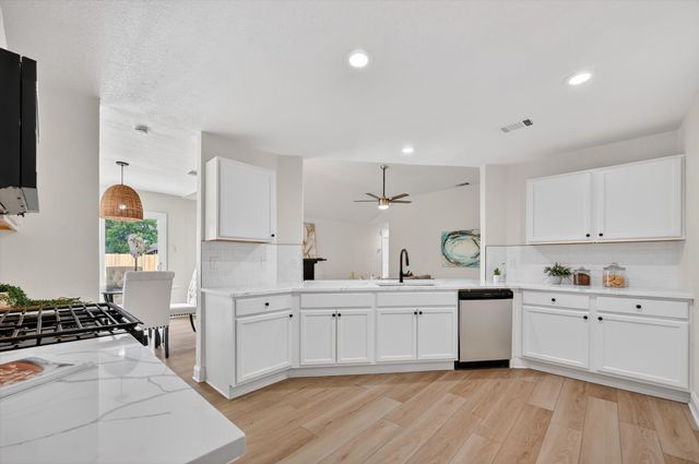 2832 Red Oak Drive, Grand Prairie, TX 75052