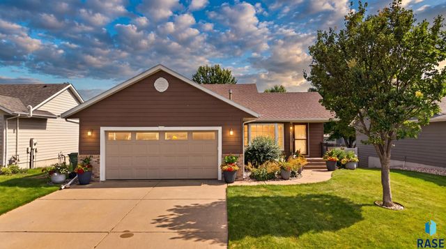 4840 S Samantha Dr Drive, Sioux Falls, SD 57106