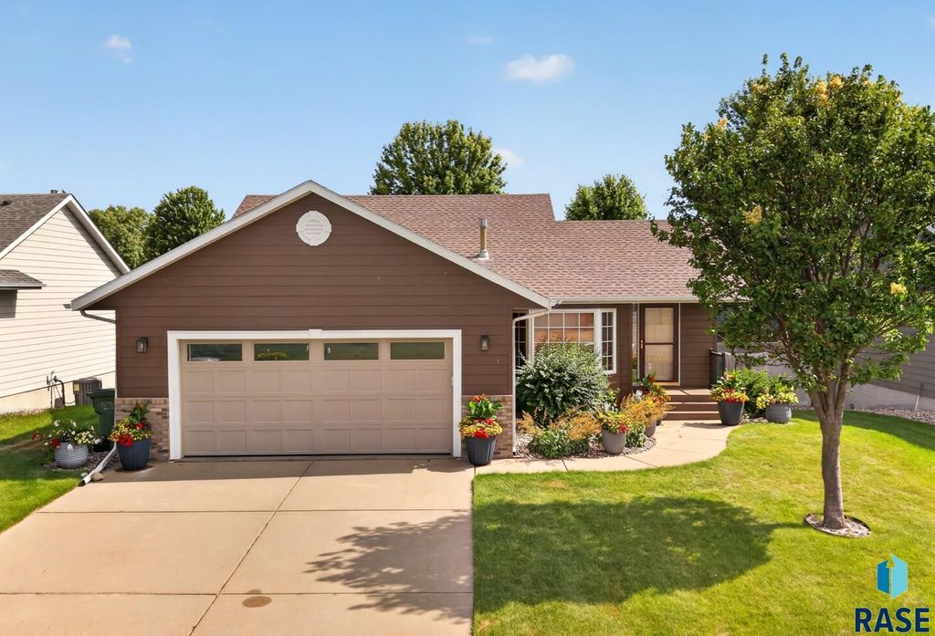 4840 S Samantha Dr Drive, Sioux Falls, SD 57106