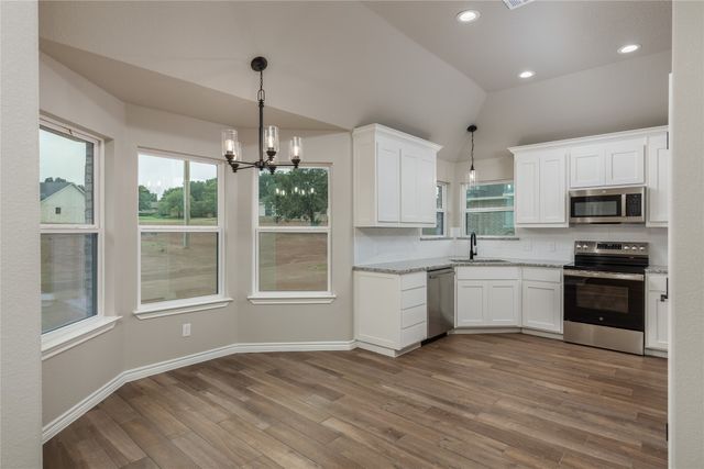 1607 W College Street, Jacksboro, TX 76458