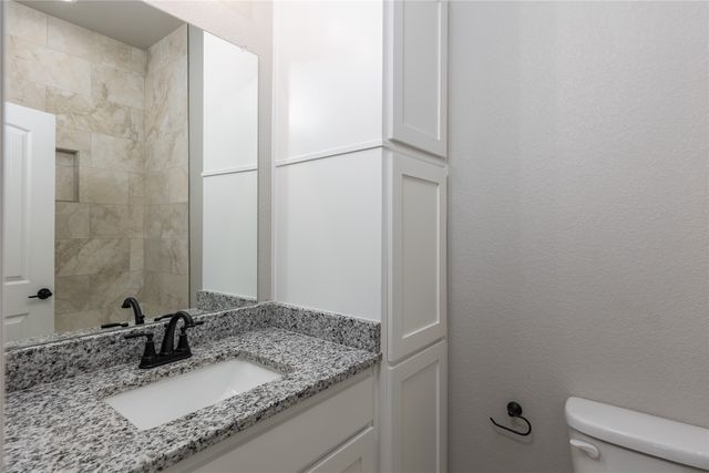 1607 W College Street, Jacksboro, TX 76458