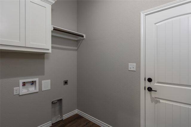 1607 W College Street, Jacksboro, TX 76458