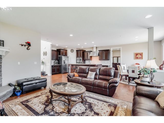 10703 Nw GLENMORE Way, Portland, OR 97229