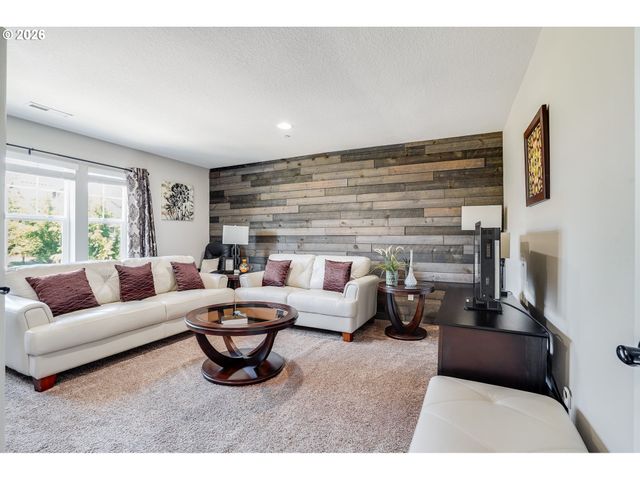 10703 Nw GLENMORE Way, Portland, OR 97229