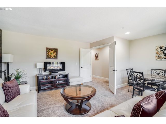 10703 Nw GLENMORE Way, Portland, OR 97229