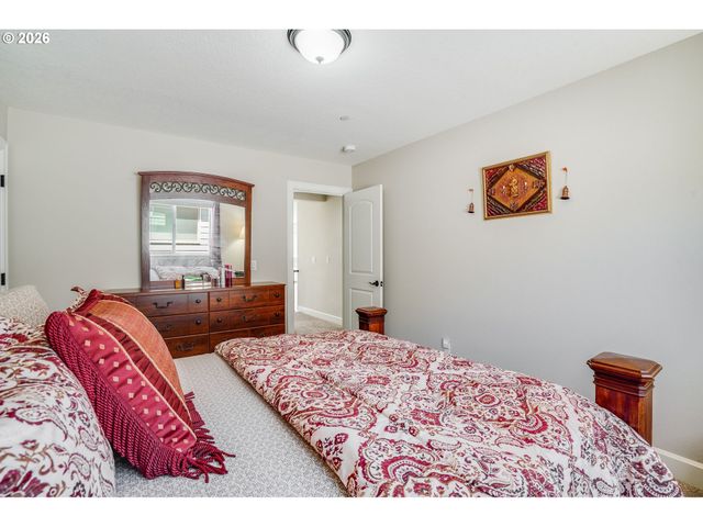 10703 Nw GLENMORE Way, Portland, OR 97229