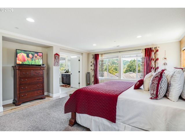 10703 Nw GLENMORE Way, Portland, OR 97229