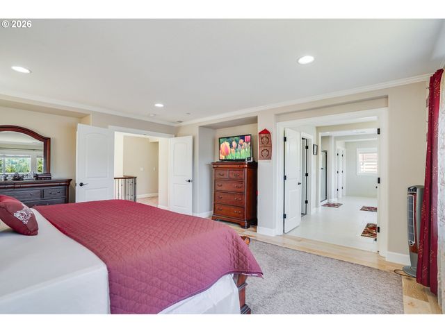 10703 Nw GLENMORE Way, Portland, OR 97229