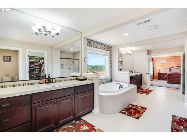 10703 Nw GLENMORE Way, Portland, OR 97229