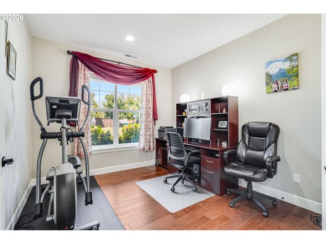 10703 Nw GLENMORE Way, Portland, OR 97229