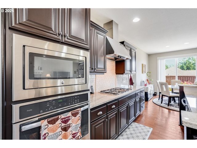 10703 Nw GLENMORE Way, Portland, OR 97229