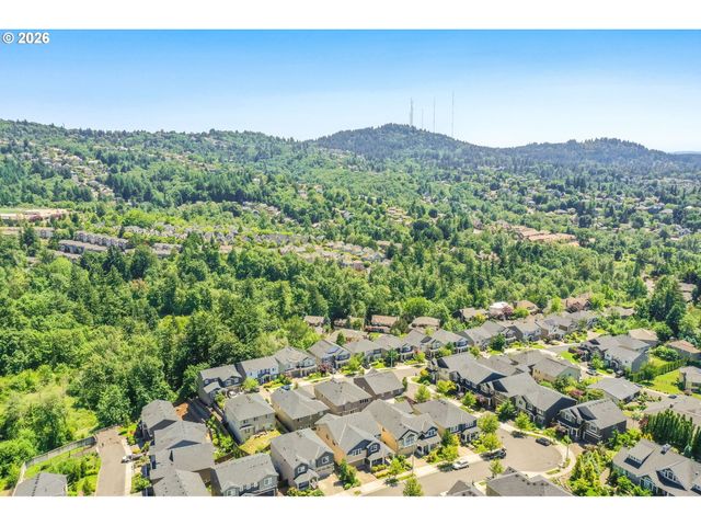 10703 Nw GLENMORE Way, Portland, OR 97229