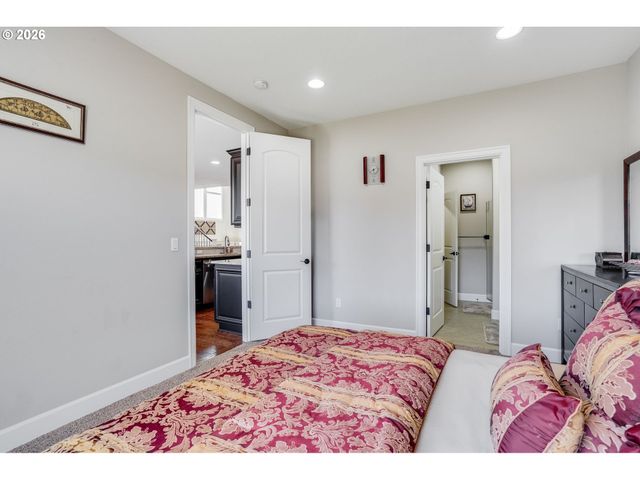 10703 Nw GLENMORE Way, Portland, OR 97229