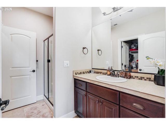 10703 Nw GLENMORE Way, Portland, OR 97229