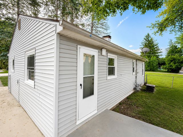 416 Grand Avenue, Lake Zurich, IL 60047