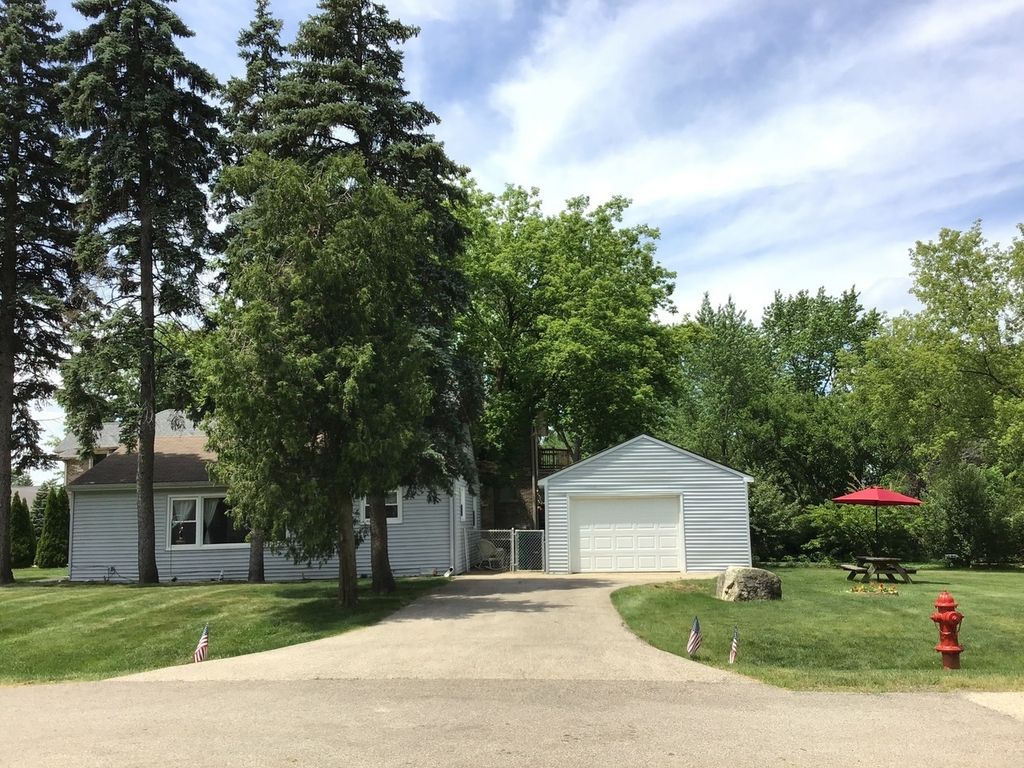 416 Grand Avenue, Lake Zurich, IL 60047