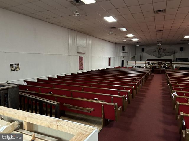 2711 RIVER RD, Camden, NJ 08105