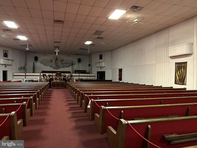 2711 RIVER RD, Camden, NJ 08105