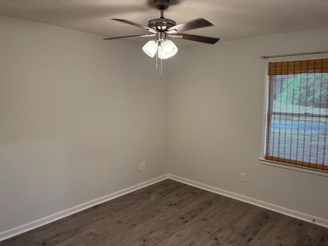 235 Squirrel, Newton, AL 36352