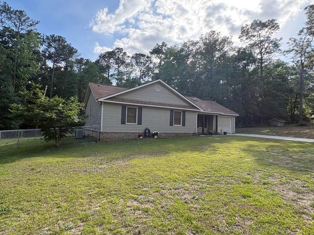 235 Squirrel, Newton, AL 36352