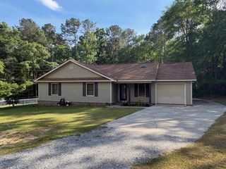 235 Squirrel, Newton, AL 36352
