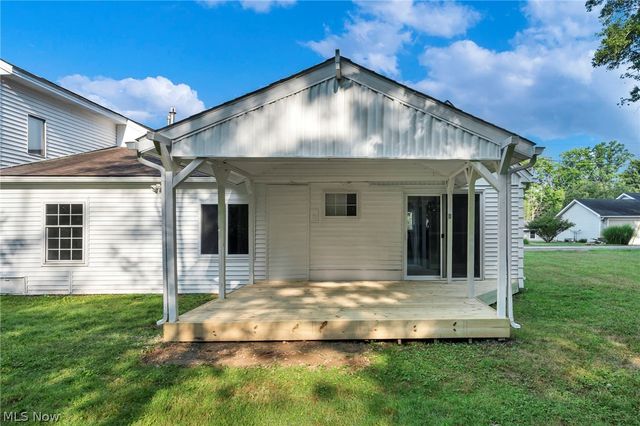7655 Walnut Drive, Chippewa Lake, OH 44215