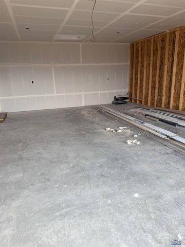 888 VICKSBURG ST, Box Elder, SD 57719