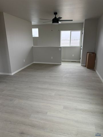 888 VICKSBURG ST, Rapid City, SD 57719