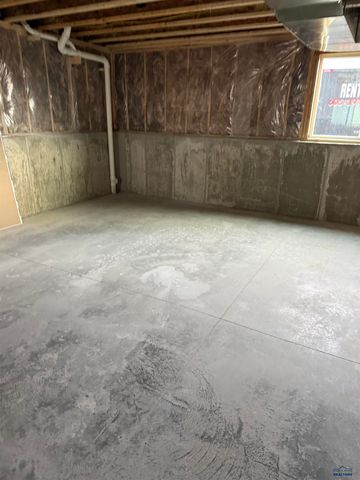 888 VICKSBURG ST, Box Elder, SD 57719