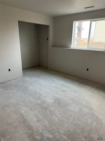 888 VICKSBURG ST, Box Elder, SD 57719