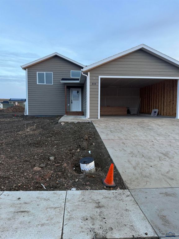 888 VICKSBURG ST, Box Elder, SD 57719