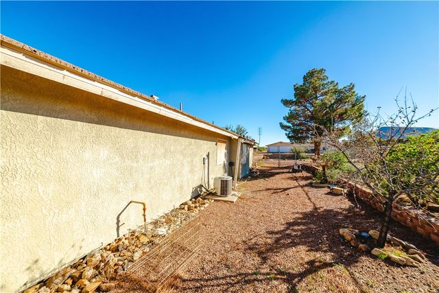 2207 E Greasewood Drive, Kingman, AZ 86409