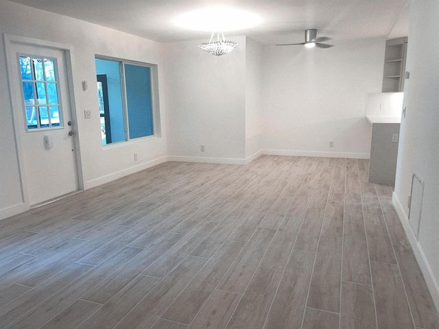 5993 La Pinata Boulevard D1, Greenacres, FL 33463