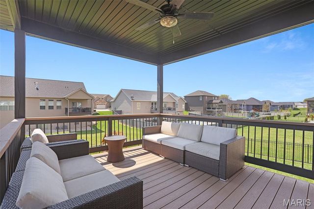 212 Meridian Oaks Drive, Glen Carbon, IL 62034