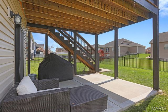 212 Meridian Oaks Drive, Glen Carbon, IL 62034