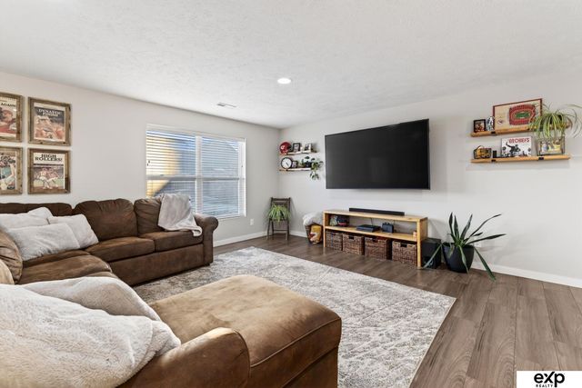 16953 Jackson Avenue, Gretna, NE 68028