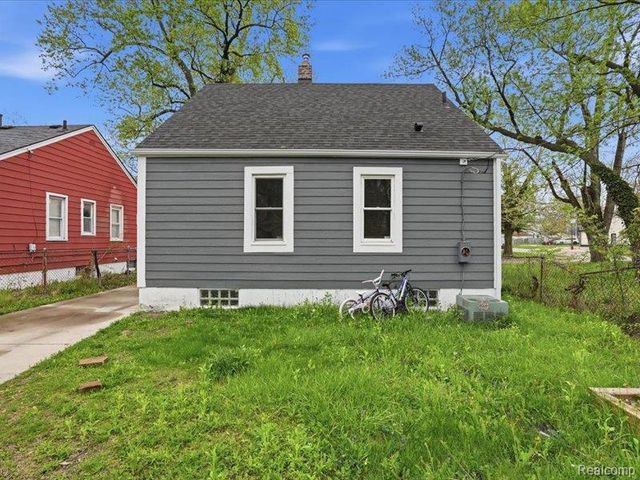 19417 Glastonbury Road, Detroit, MI 48219