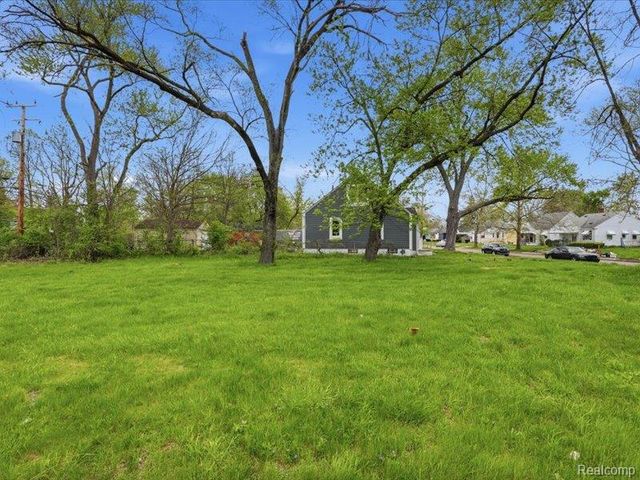 19417 Glastonbury Road, Detroit, MI 48219