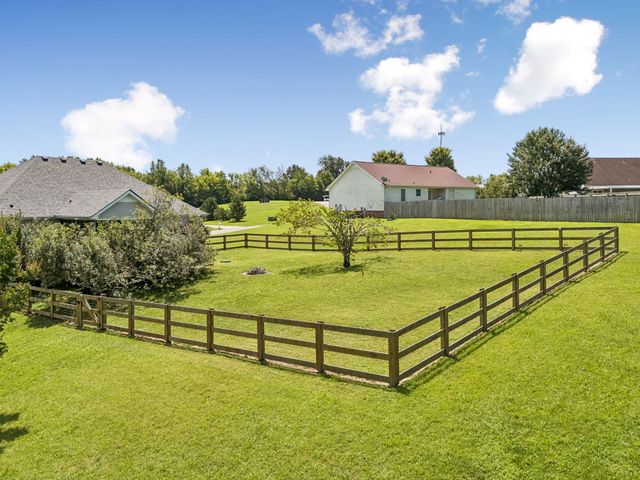 256 Dixie Ln, Pleasant View, TN 37146