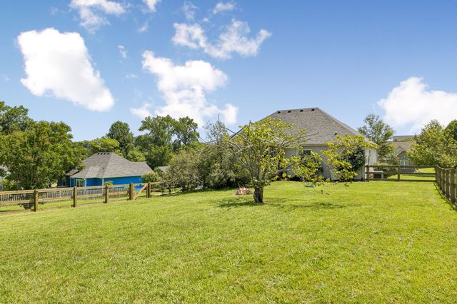256 Dixie Ln, Pleasant View, TN 37146