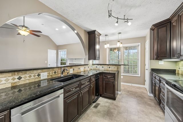 256 Dixie Ln, Pleasant View, TN 37146