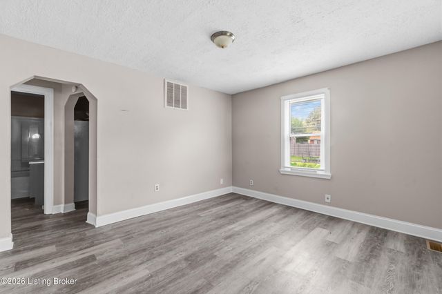 3328 Farnsley Rd, Louisville, KY 40216