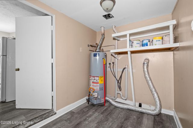 3328 Farnsley Rd, Louisville, KY 40216