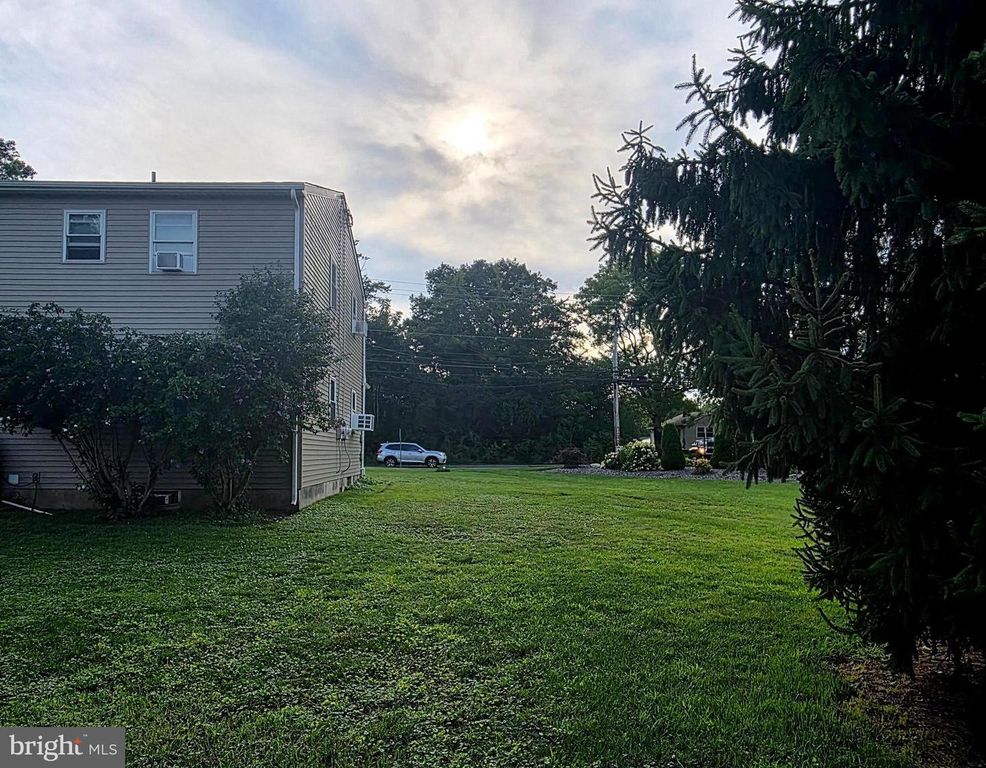 947 S OLD BETHLEHEM PIKE, QUAKERTOWN, PA 18951 — photo 4