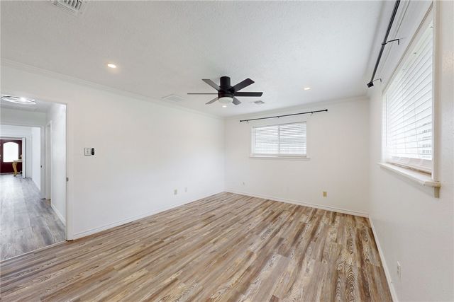 1817 Laura Lane, College Station, TX 77840