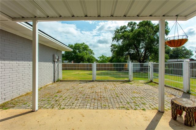 1817 Laura Lane, College Station, TX 77840