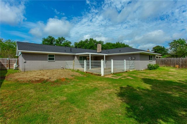 1817 Laura Lane, College Station, TX 77840