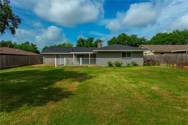 1817 Laura Lane, College Station, TX 77840