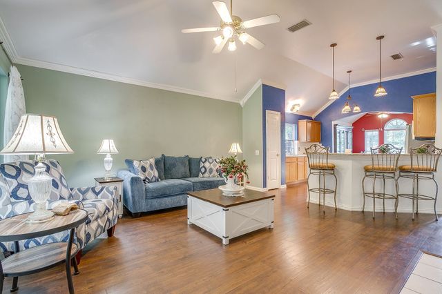 108 Hollywood Boulevard, Euless, TX 76040